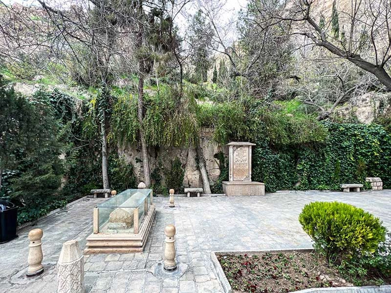 آرامگاه خواجوی کرمانی 