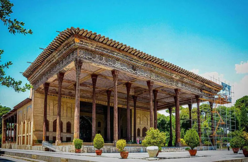 کاخ چهلستون اصفهان